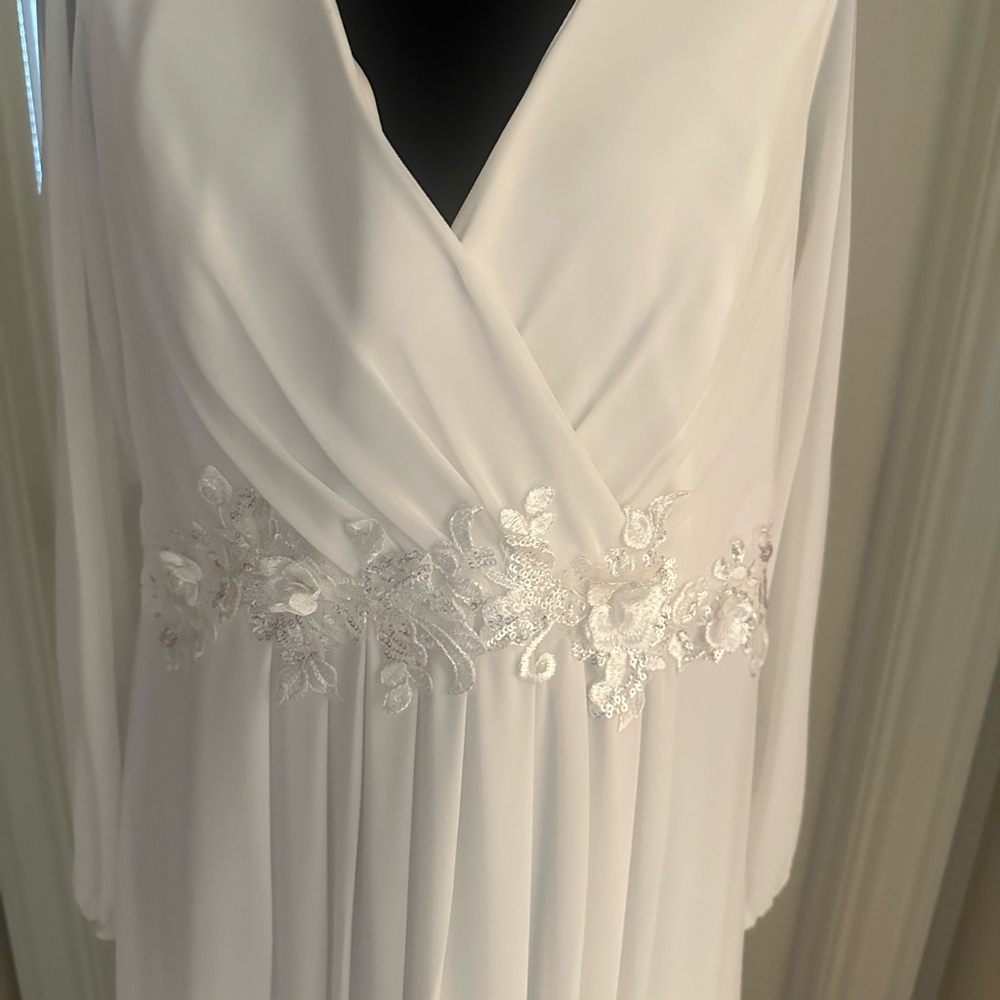 Elegant White Dress with Floral Embroidery